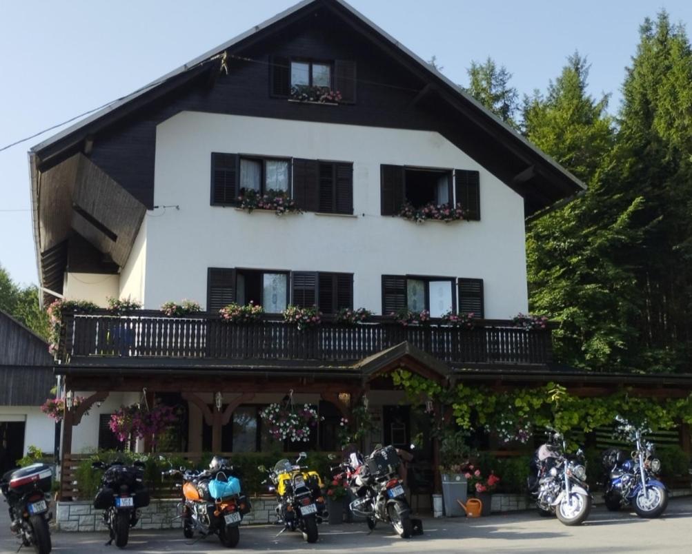Guest House Kmecki Hram Fortuna Idrija Zewnętrze zdjęcie