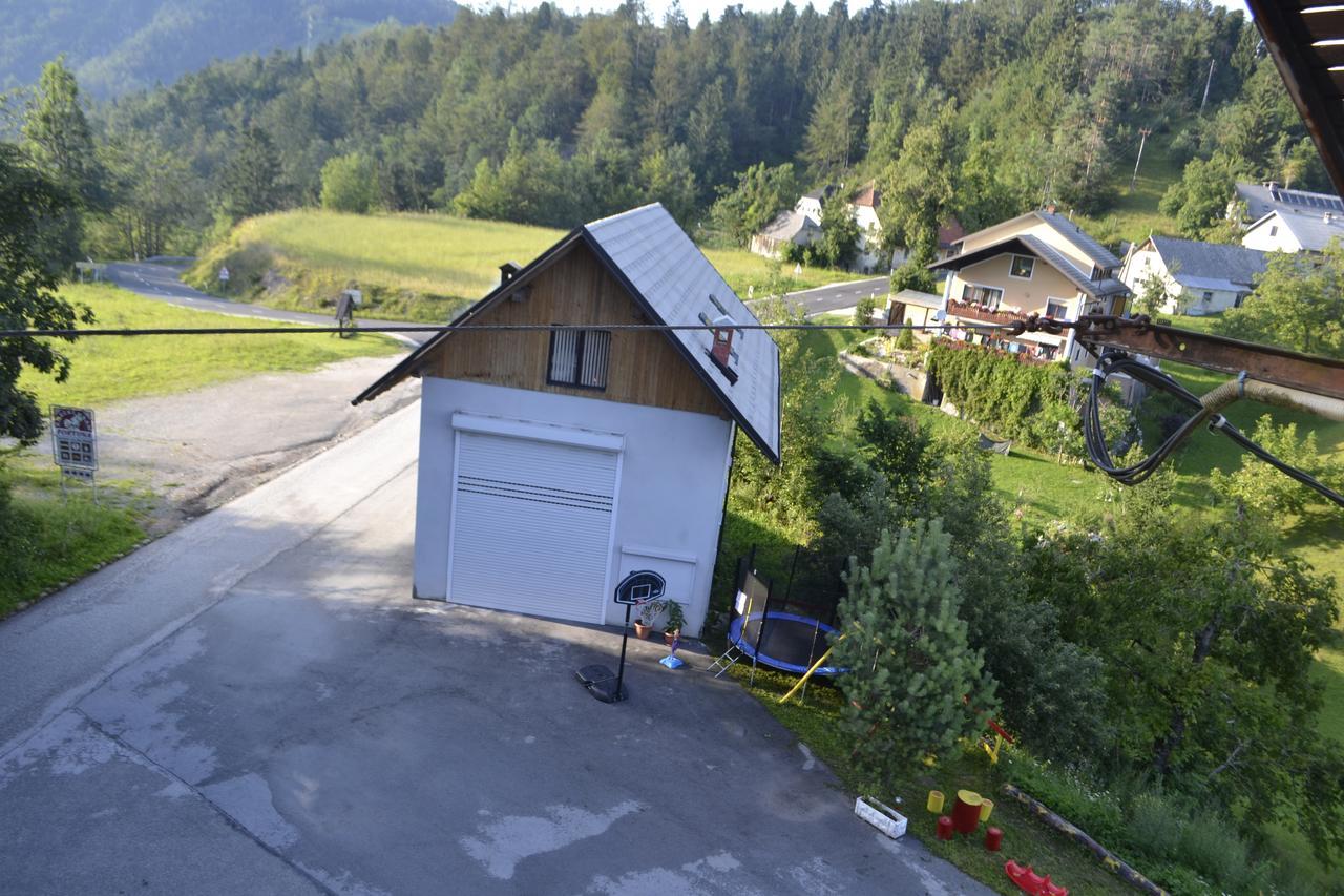 Guest House Kmecki Hram Fortuna Idrija Zewnętrze zdjęcie